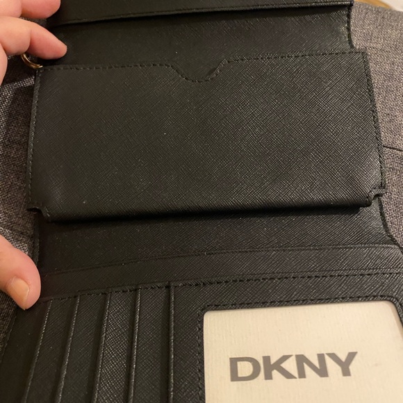 DKNY Clutch Black - Picture 2 of 3